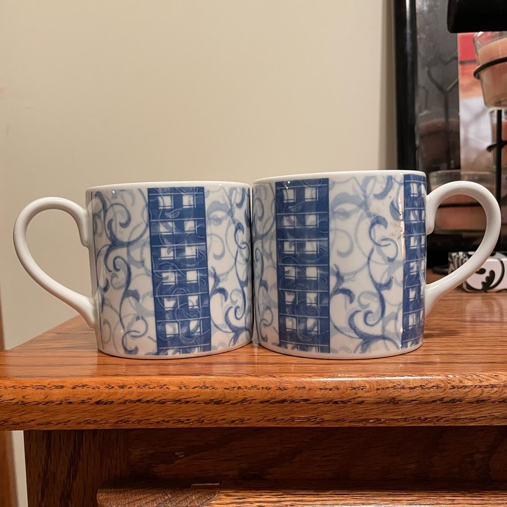 Oneida cups Coffee/Tea Breton Blue Pattern Vintage‎ 1998 Porcelain Set of 2 Mugs